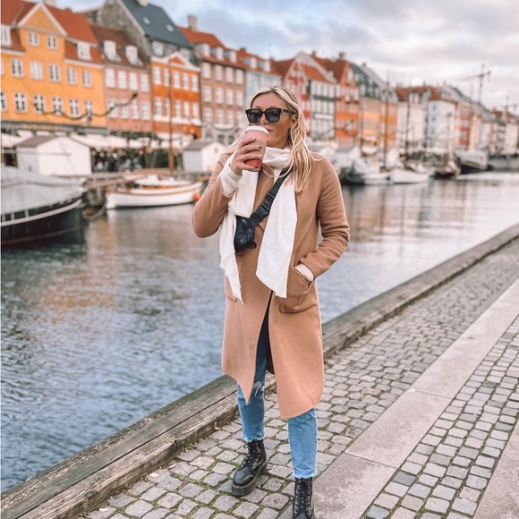 Meet your Posher, Coryn - Picture 3 of 5